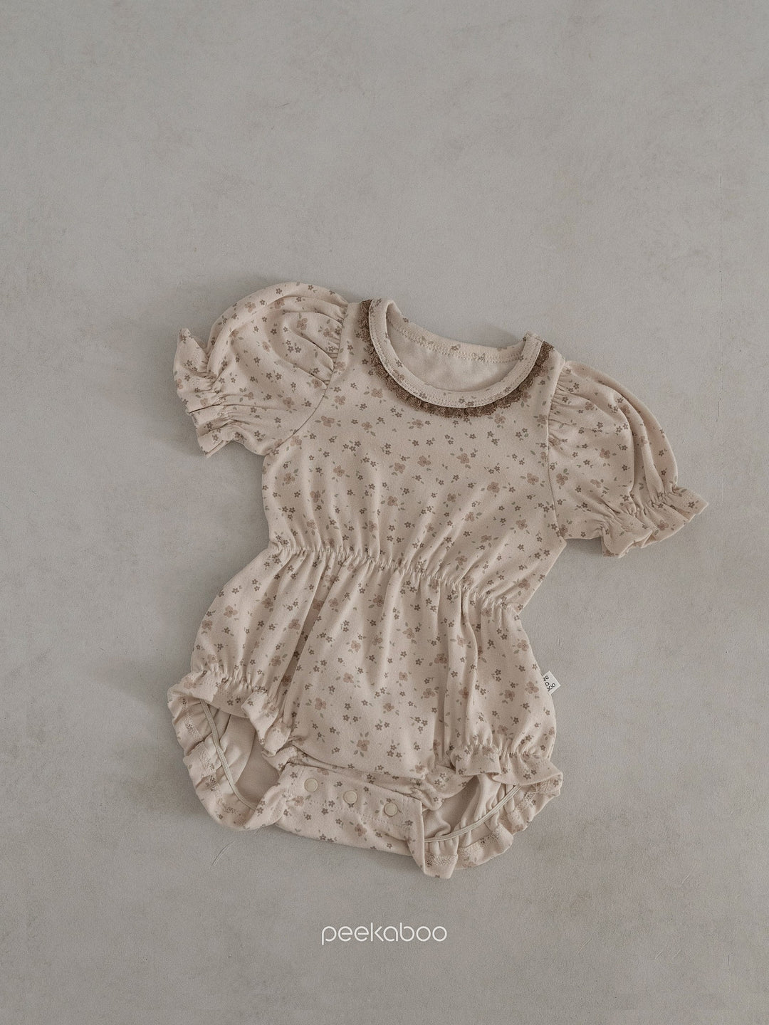 peekaboo  / Bella baby suit