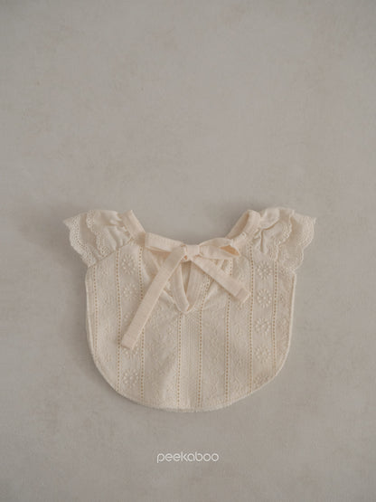 peekaboo / Lily bib