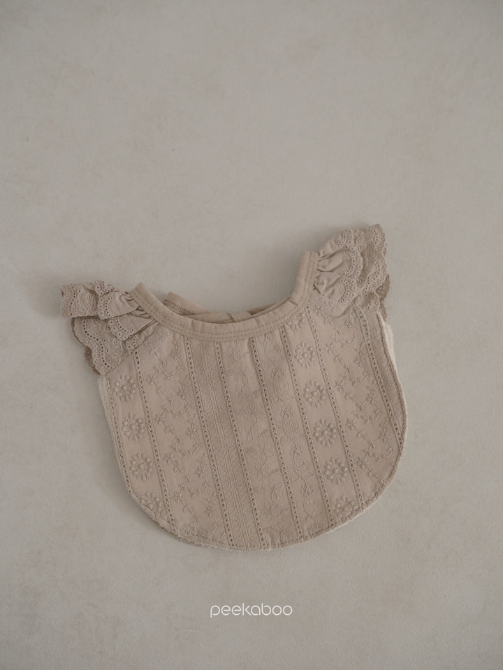 peekaboo / Lily bib