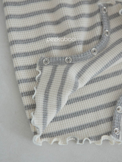 peekaboo / Ddine baby suit