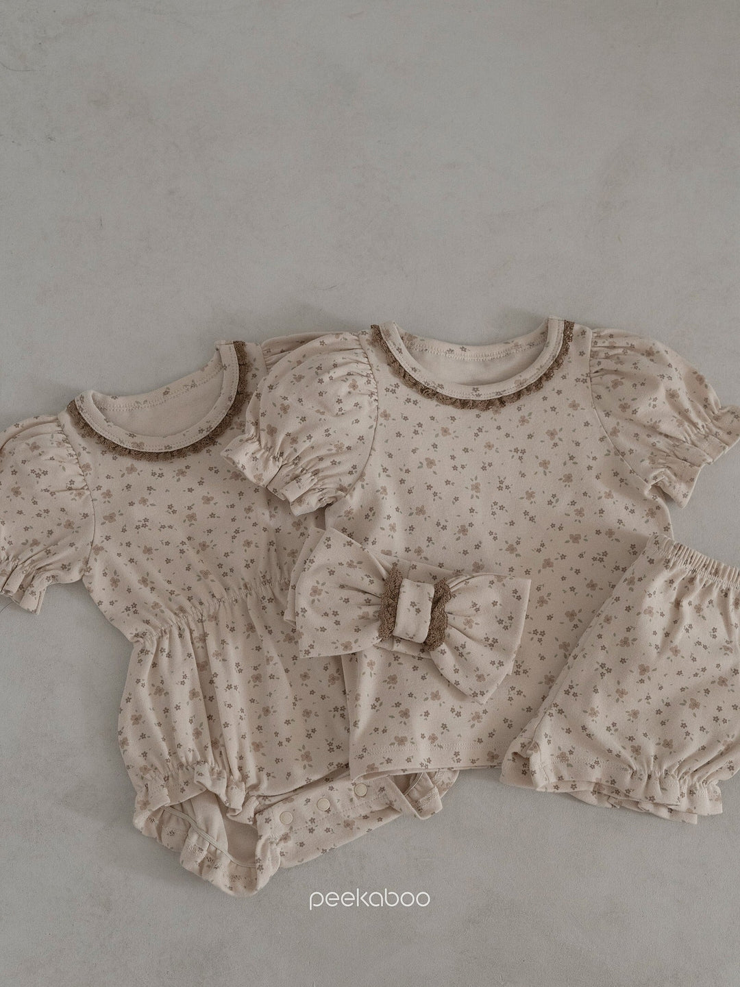 peekaboo  / Bella baby suit