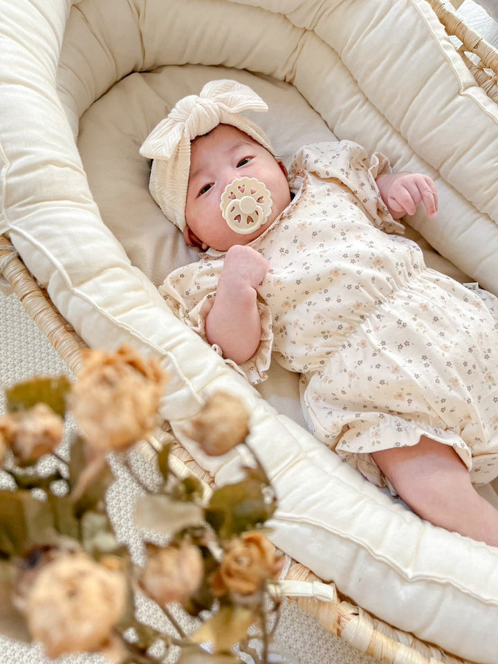 peekaboo  / Bella baby suit